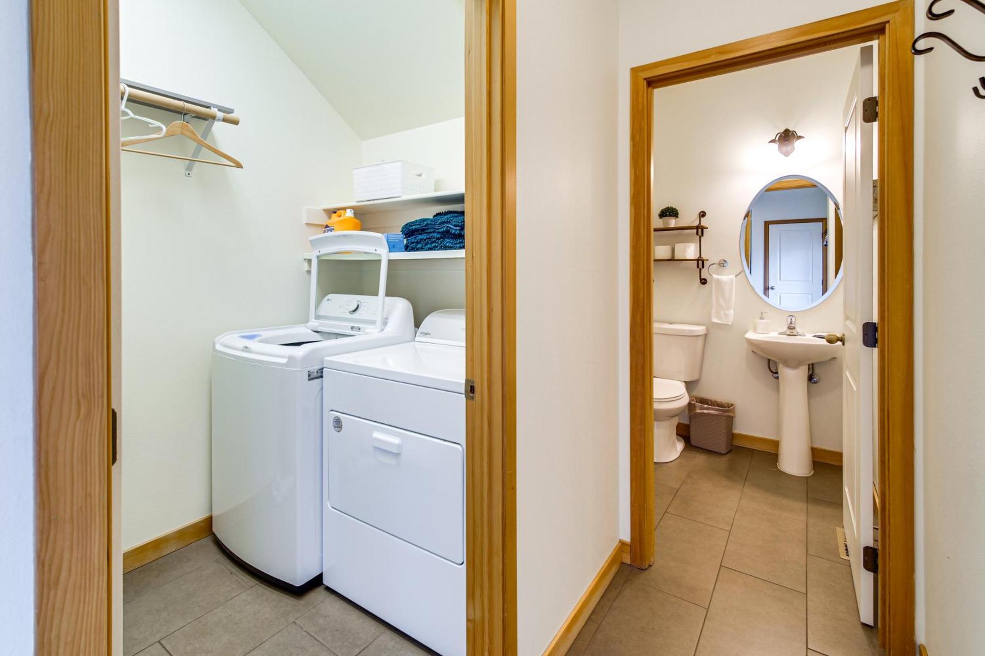 Klamath Falls Getaway With Pool And Hot Tub Access! Exteriör bild